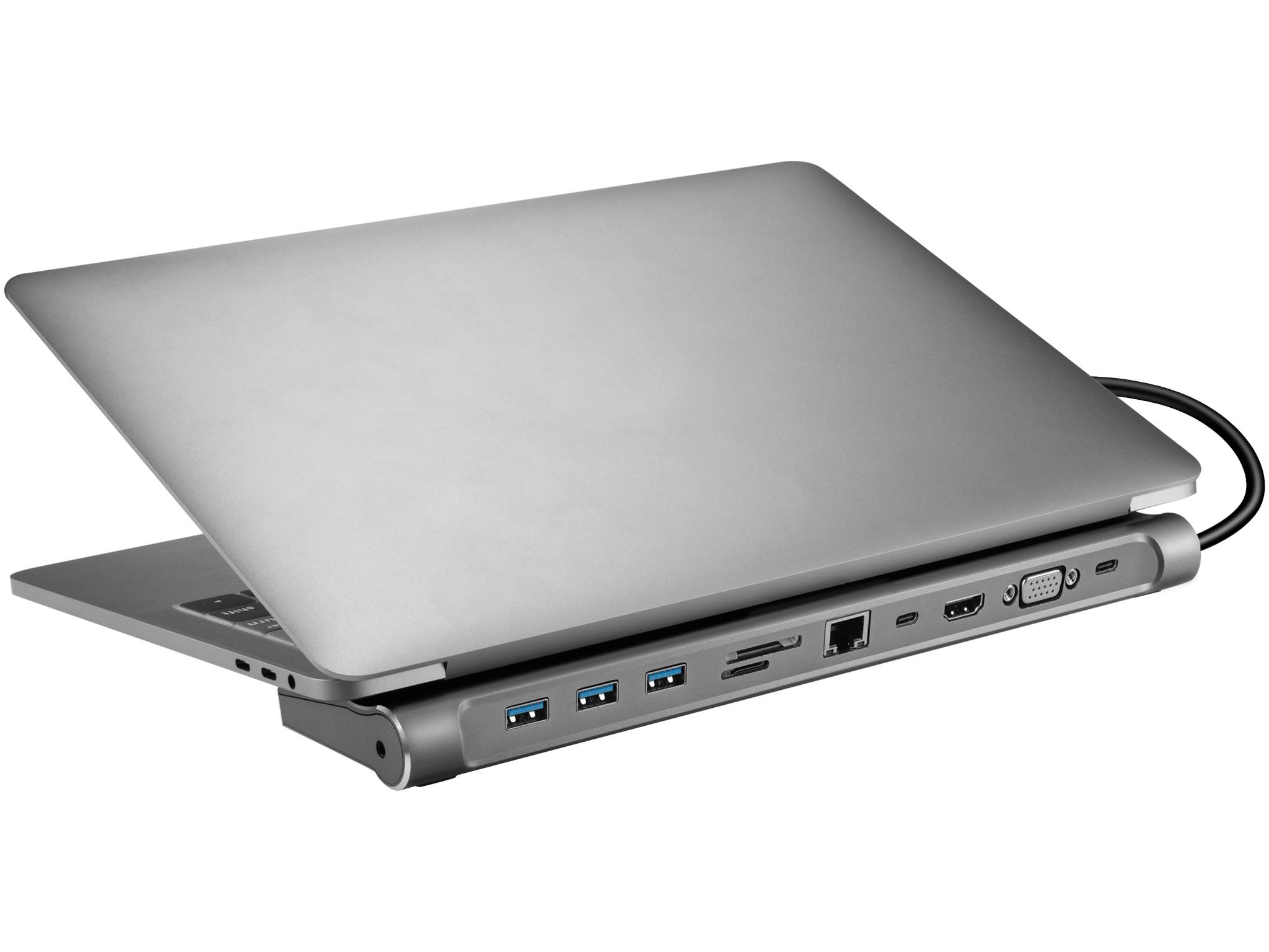 Zugeklappter silberner Laptop, von der Seite gezeigt, mit Hervorhebung mehrerer USB-Anschlüsse und anderer Verbinder entlang der hinteren Kante.