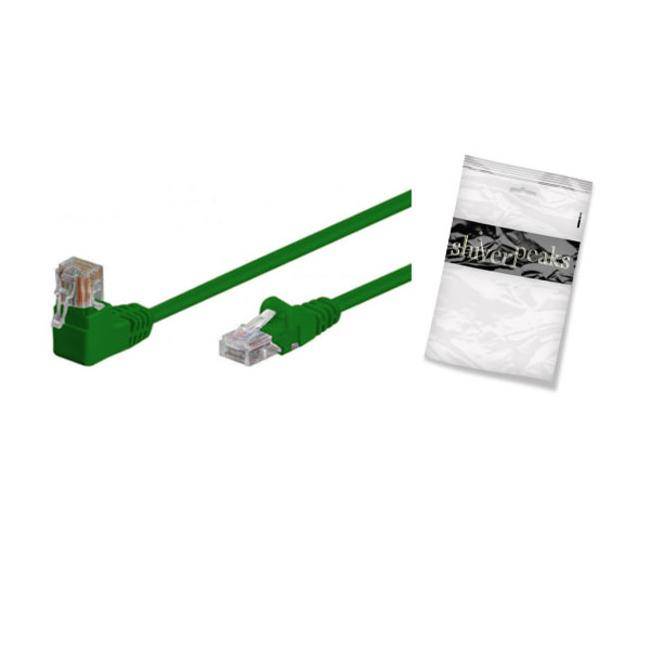Grünes Ethernet-Kabel mit RJ45-Steckern neben einer SilverPaks-Verpackungstasche.