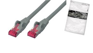 Zwei graue Ethernet-Kabel mit roten RJ45-Steckverbindern, die neben einer SilverPacks-Produktverpackung angezeigt werden.