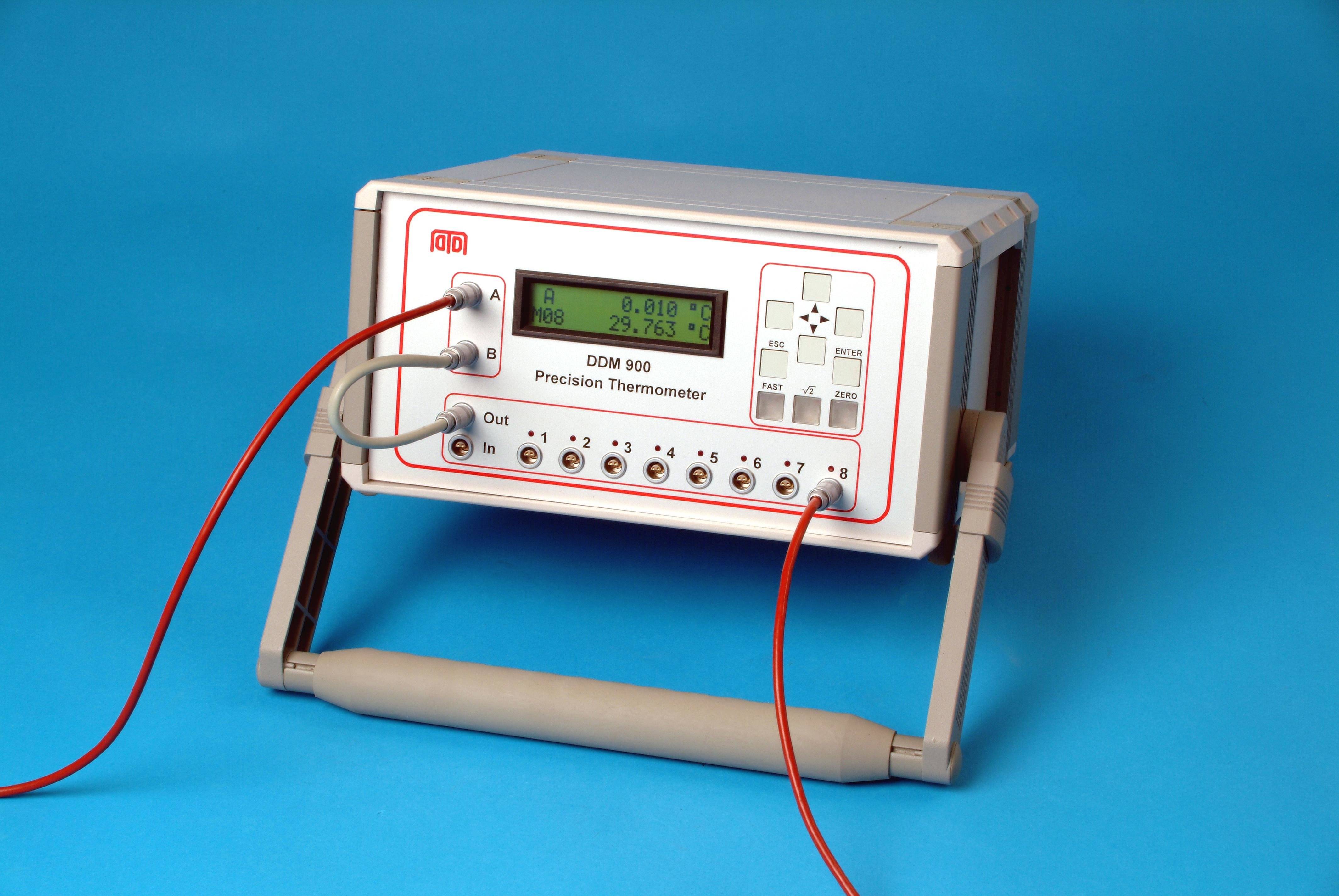 DDM 900 Tisch-Messgerät, 1mK Auflösung