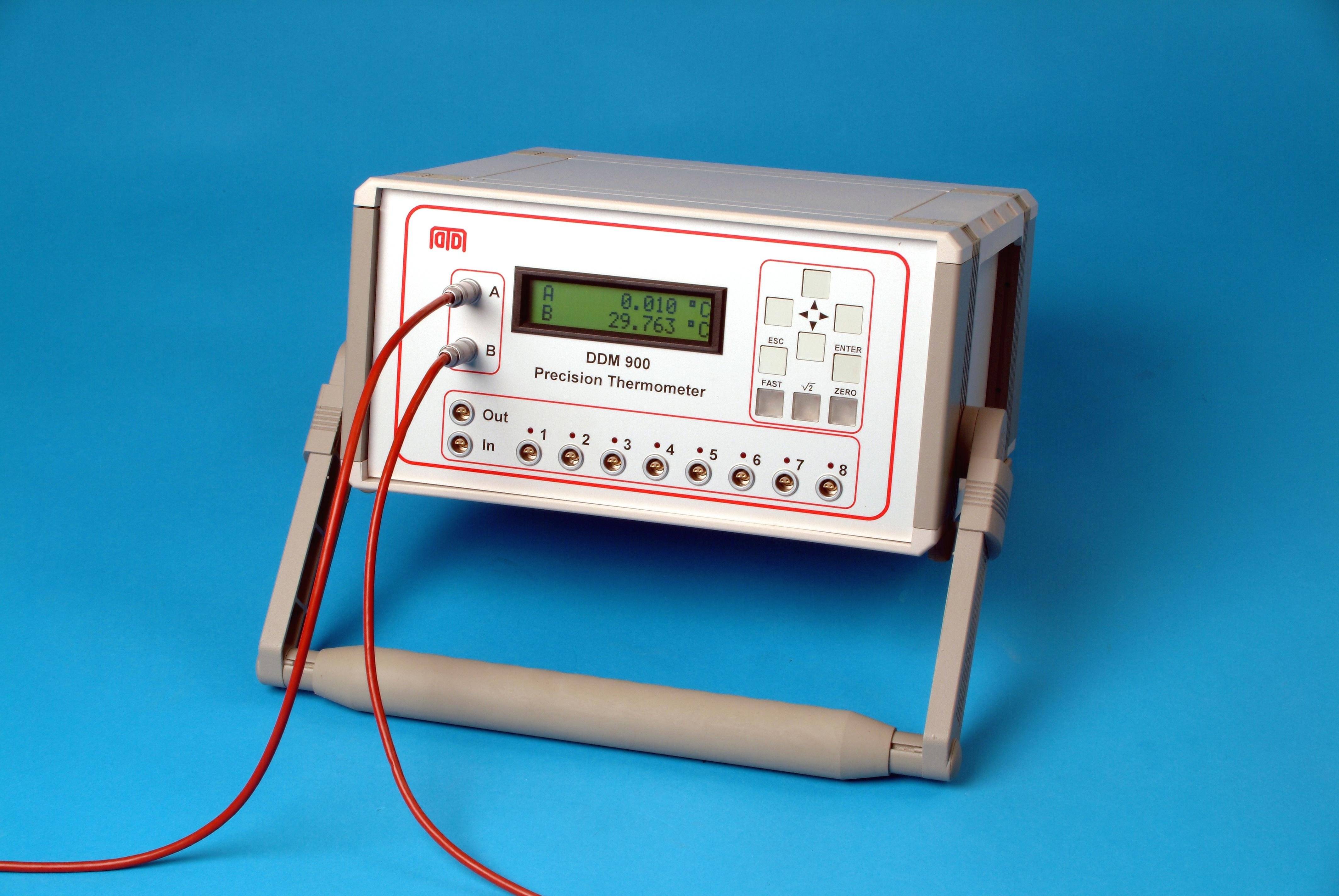 DDM 900 Tisch-Messgerät, 1mK Auflösung