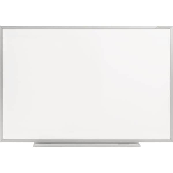 Ein leerer Flachbildschirm mit weißem Display und silbernem Rahmen auf einem Ständer, von vorne auf weißem Hintergrund gezeigt.