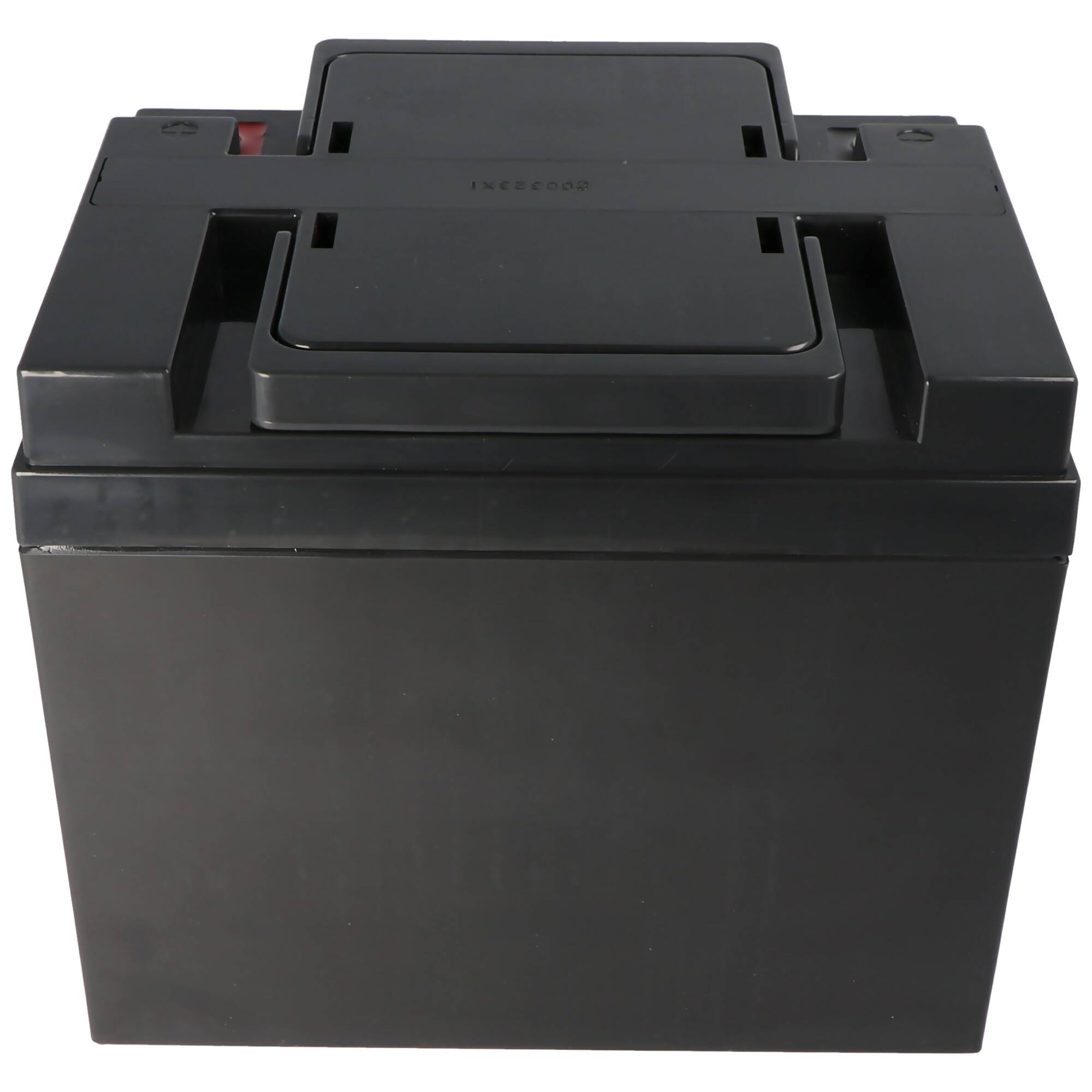 Schwarze rechteckige Batterie oder Stromspeichereinheit mit ausgespartem oberen Griff und Anschlüssen, dargestellt auf weißem Hintergrund.