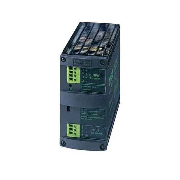 Eine schwarze und grüne Netzteileinheit mit beschrifteten Ein- und Ausgabeports für elektrische Verbindungen, vertikal montiert.