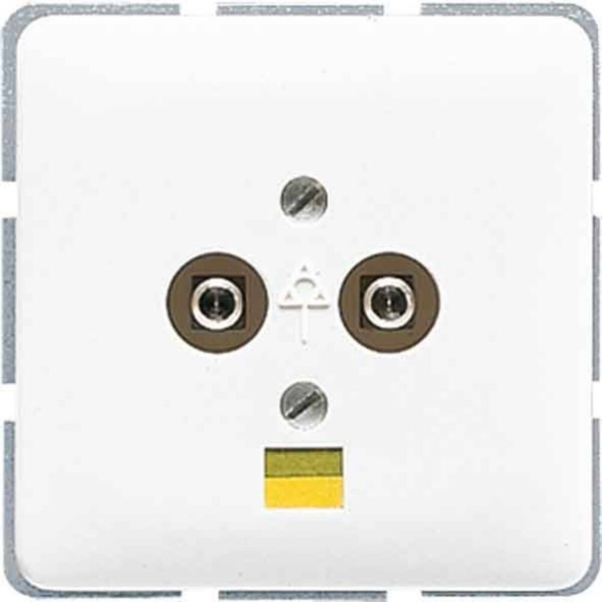 Typ-E-Elektrosteckdose mit zwei runden Löchern und einem Schutzleiterstift über einer gelben Linie in einer quadratischen weißen Abdeckplatte.