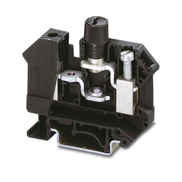 Ein schwarzer und silberner Elektro-Anschlussblock mit Schrauben- und Klemmenmechanismus, der zum sicheren Befestigen und Verbinden von elektrischen Leitungen verwendet wird.