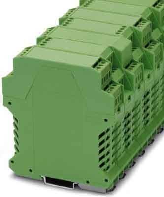 Stapel grüner industrieller elektrischer Steckverbinder mit modularer Bauweise, geeignet für Gebäudeleitsysteme.