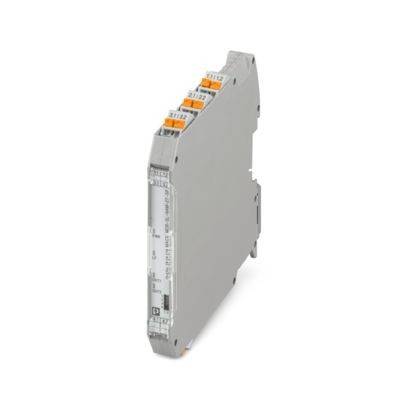 Graues industrielles DIN-Schienen-Elektromodul mit orangefarbenen Anschlussklemmen, dargestellt auf weißem Hintergrund.