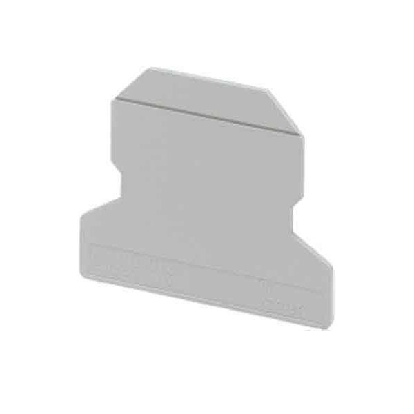 Eine graue Kunststoff-Endabdeckung für einen Klemmenblock, die auf die Form des Blocks abgestimmt ist und einen sicheren und ordentlichen Abschluss bietet.