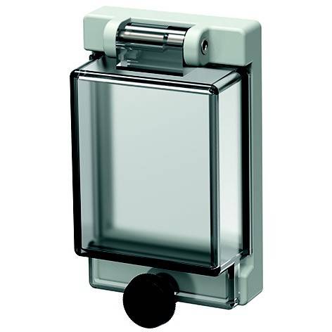 Wandmontierter transparenter Spender mit schwarzem Druckknopf und aufklappbarem Deckel.