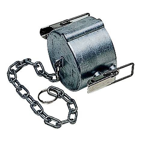 Metallisches einziehbares Stahllineal mit Kette und Ring, dargestellt auf weißem Hintergrund.