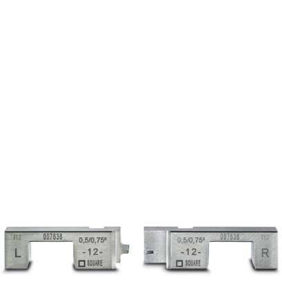 Zwei Metallkalibriernormale mit der Beschriftung 'L 0,5, 0,75° -12- Quadrat' und 'R 0,5, 0,75° -12- Quadrat', die zur Winkelmessung verwendet werden.