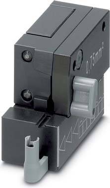 Eine Nahaufnahme eines Metallmaschinenteils, die detaillierte Komponenten und Millimetermaßstabsmarkierungen zeigt.