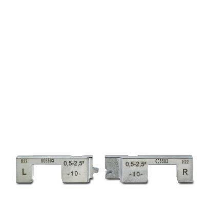 Zwei Metallgrenzlehrdorne mit den Bezeichnungen L und R, gekennzeichnet mit „0,5-2,5²