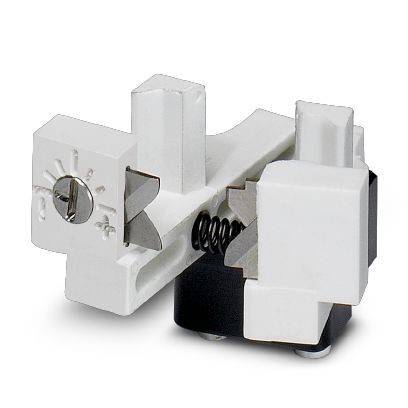 Weißer elektrischer Druckschalter mit Metallschraubenklemme und Federmechanismus, gezeigt vor einem einfachen Hintergrund.