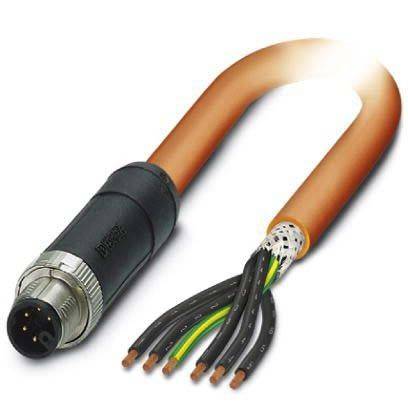 Ein industrielles Kupferkabel mit einem schwarzen Stecker und freiliegenden farbcodierten Leitungen am Ende, das für elektrische Verbindungen verwendet wird.