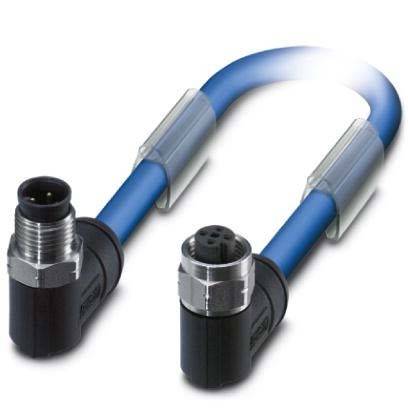 Ein blauer, industrieller Kabel mit zwei Anschlussenden, die jeweils einen schwarzen Winkelstecker und Metallarmaturen aufweisen, ist auf einem weißen Hintergrund abgebildet.