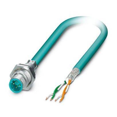 Grünes-blaues Industriekabel mit einem metallischen kreisförmigen Stecker an einem Ende und freigelegten farbigen Drähten am anderen Ende.