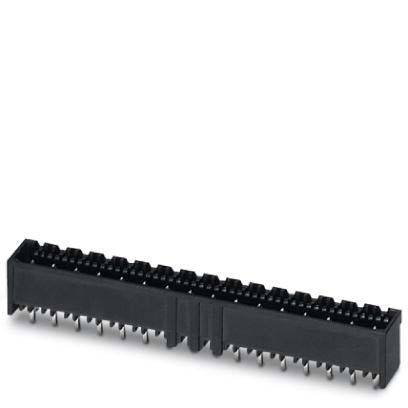 Ein schwarzer, zweireihiger Stiftleisten-Stecker mit Kunststoffgehäuse, der mehrere Metallstifte besitzt, die unterhalb hervorstehen, um Verbindungen in elektronischen Schaltkreisen herzustellen.
