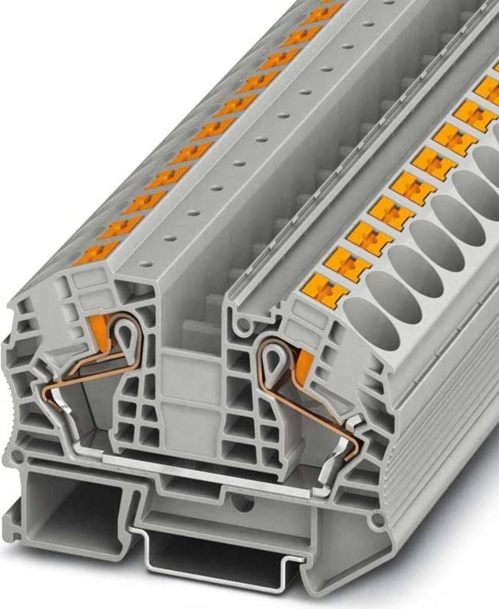 Ein grauer modularer Klemmblock mit orangefarbenen Hebeln, der an einer Hutschiene befestigt ist und zur Verbindung von elektrischen Leitungen in Schaltschränken verwendet wird.