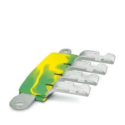 Grüne und gelbe elektrische Klemmenleiste mit fünf Metallverbinderklemmen auf weißem Hintergrund.