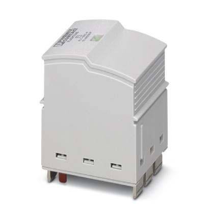 Ein weißes elektronisches Gerät mit rechteckiger Form, das mehrere Lüftungsschlitze an der Oberseite und Stifte am unteren Ende aufweist, höchstwahrscheinlich eine DIN-Schienen-Komponente.