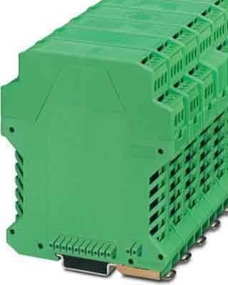 Ein grüner, mehrstufiger Elektro-Klemmenblock mit mehreren Anschlusspunkten für Verkabelung, der zum Organisieren und Verbinden von Stromkreisen verwendet wird.