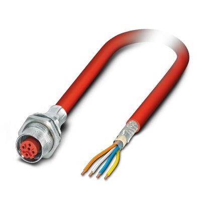 Rotes Kabel mit einem Metallstecker an einem Ende und vier freigelegten farbigen Drähten am anderen Ende, auf weißem Hintergrund dargestellt.