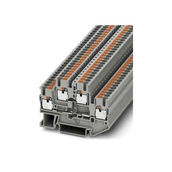Ein Satz grauer Elektro-Anschlussklemmen mit mehreren Anschlusspunkten und orangen Markierungen, verwendet zur Organisation und Verteilung von Verkabelungen.