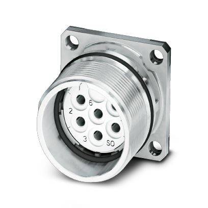 Metallischer runder elektrischer Stecker mit Gewindeverbindung und quadratischem Flansch, in Nahaufnahme auf weißem Hintergrund dargestellt.