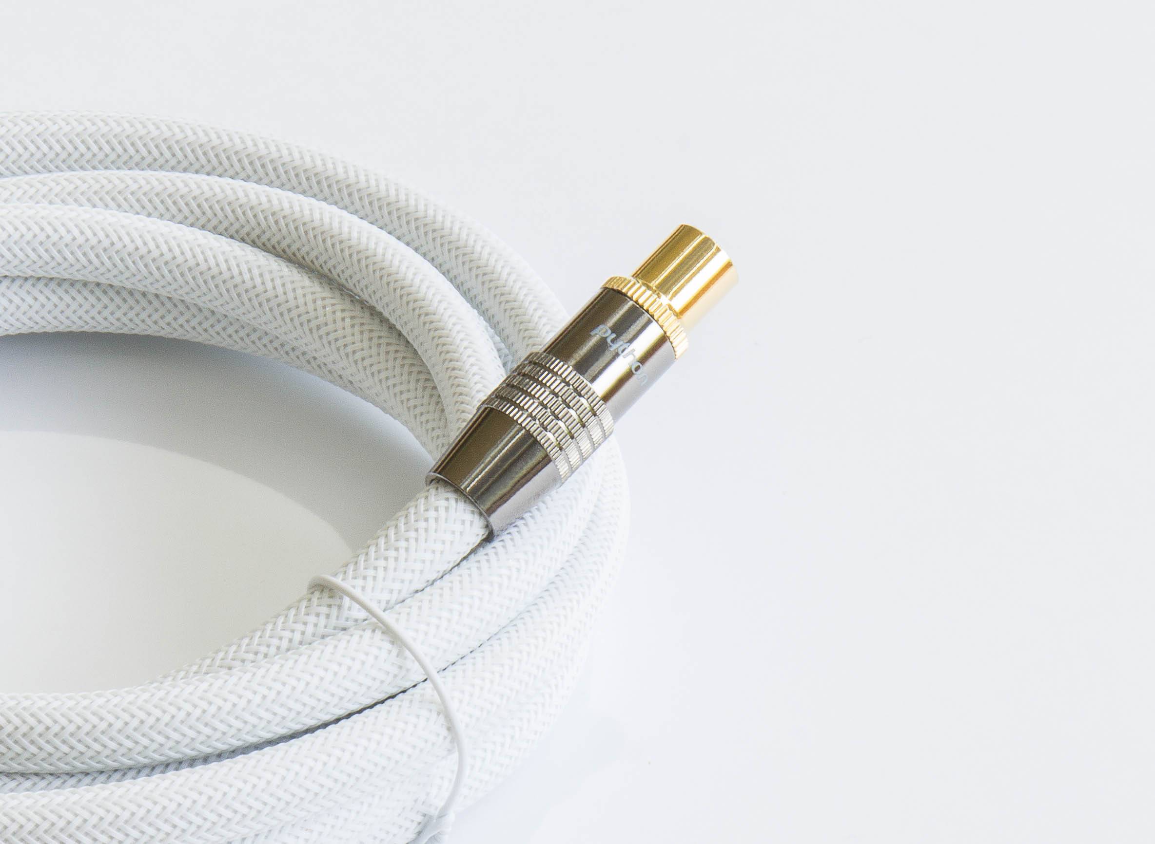 Python® Series Antennenkabel, IEC/Koax Stecker an Buchse, vergoldet, Schirmmaß 120 dB, 75 Ohm, Nylongeflecht weiß, 1m