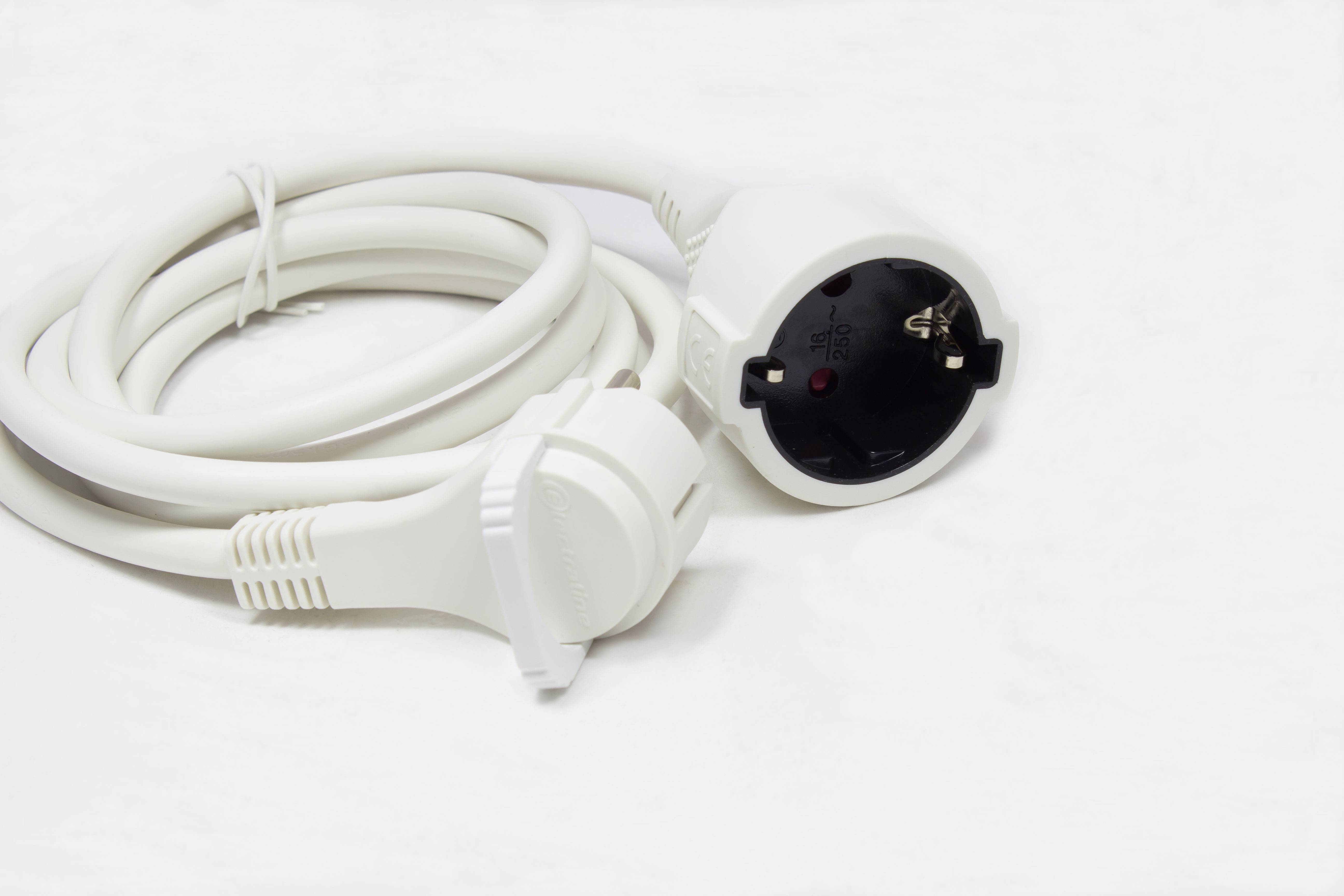 Good Connections® Verlängerung Schutzkontakt-Flachstecker Typ E+F (gewinkelt) an Buchse Typ F, weiß, 1,50 mm², 5 m