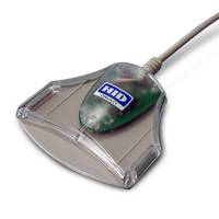 Eine transparente Kunststoff-Computermaus mit Kabel auf weißem Hintergrund.