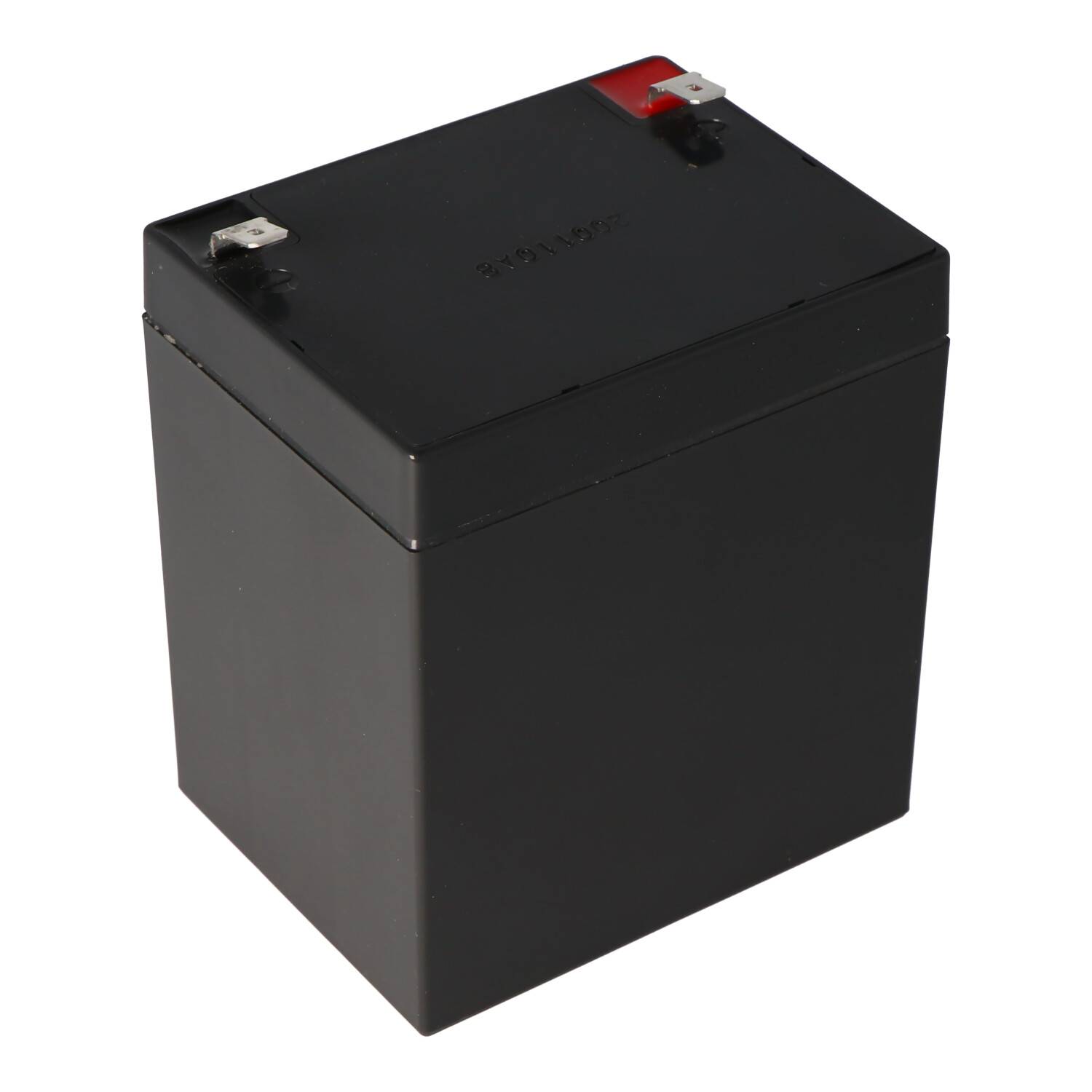 Schwarze rechteckige wiederaufladbare Batterie mit zwei oberen Anschlüssen, isoliert auf weißem Hintergrund.