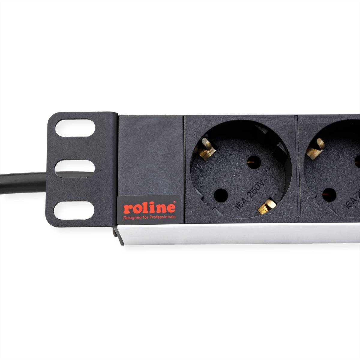 Eine schwarze Steckerleiste mit zwei europäischen Steckdosen, die mit „16A-250V