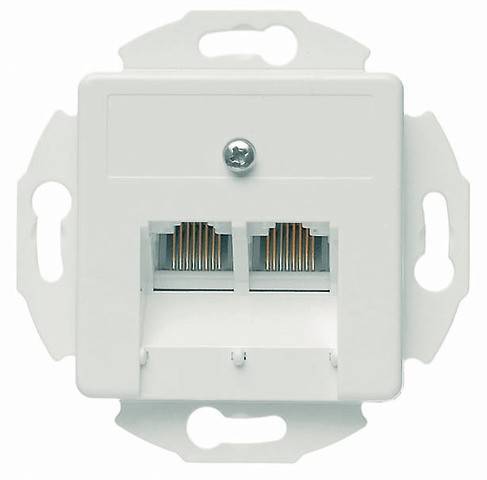 Weiße Dual-Port-Netzwerk-Wanddose mit freiliegenden Anschlüssen für Ethernet-Kabel und zentraler Befestigungsschraube.