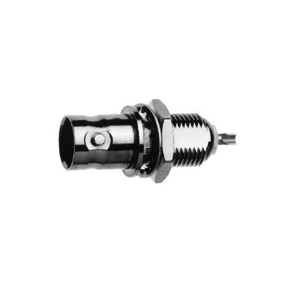 Ein schwarz-weißes Bild eines Koaxialsteckers mit einer zylindrischen Buchse und einem gedrehten Ende, der typischerweise für Kabelverbindungen verwendet wird.