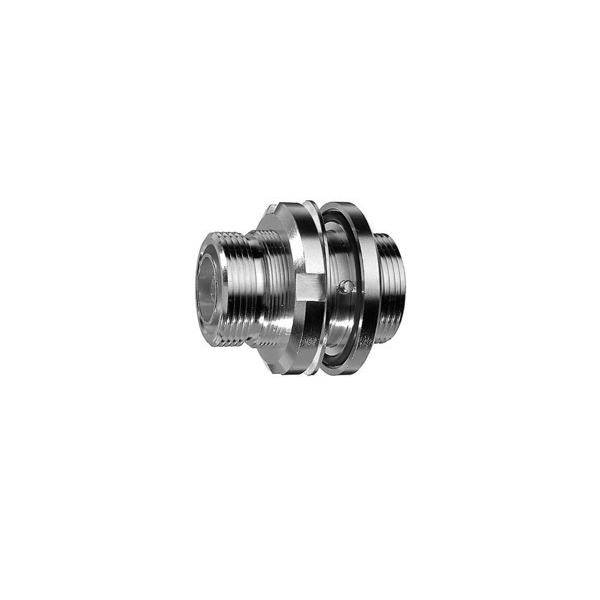 Ein Metallgewinde-Rohranschluss mit beidseitigen Anschlüssen, der in Sanitär- oder mechanischen Systemen verwendet wird, vor einem weißen Hintergrund präsentiert.