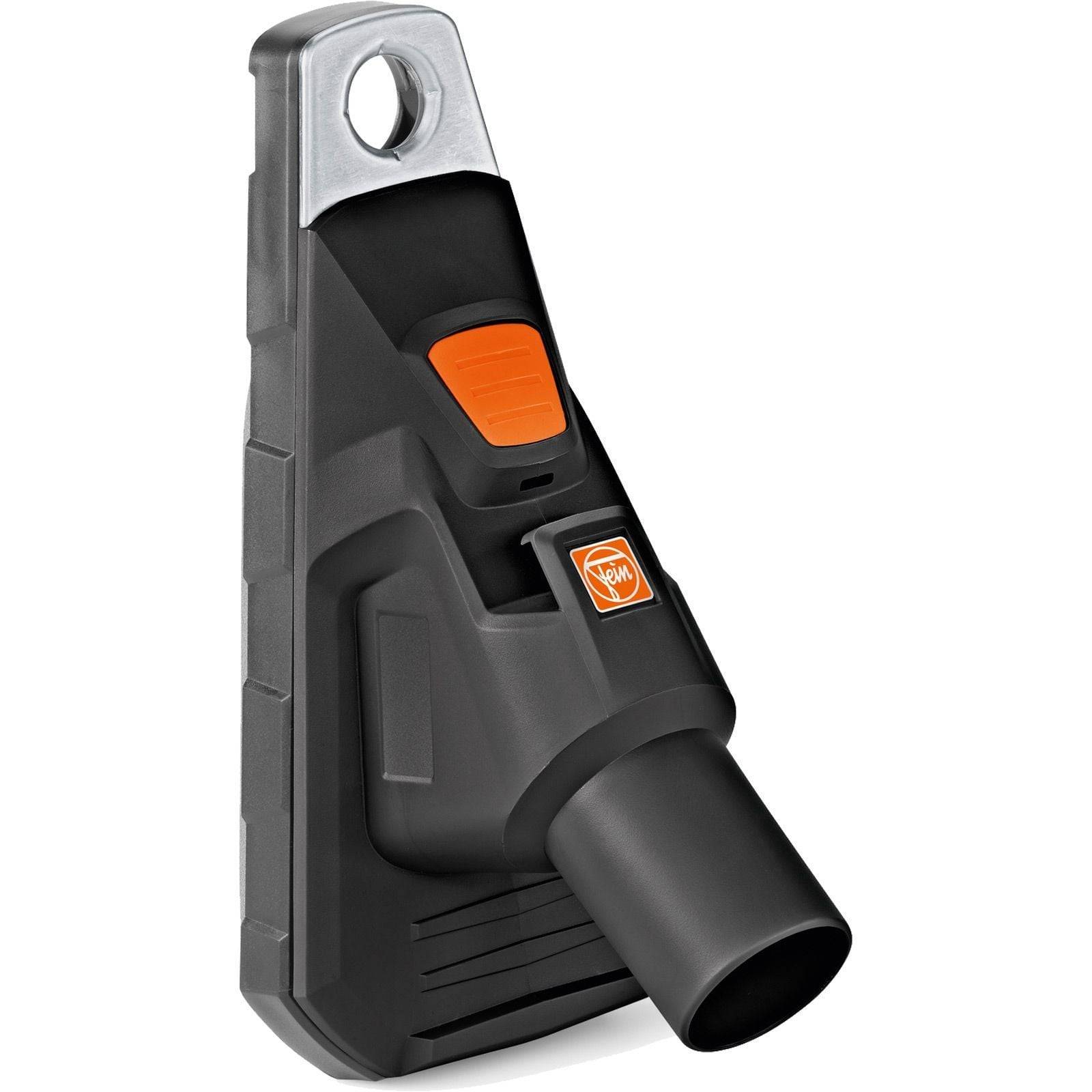 Ein Werkzeuganschluss für Staubabsaugung mit schwarzem Gehäuse, orangefarbener Taste und grauem Deckel, geeignet für den Anschluss an Elektrowerkzeuge.