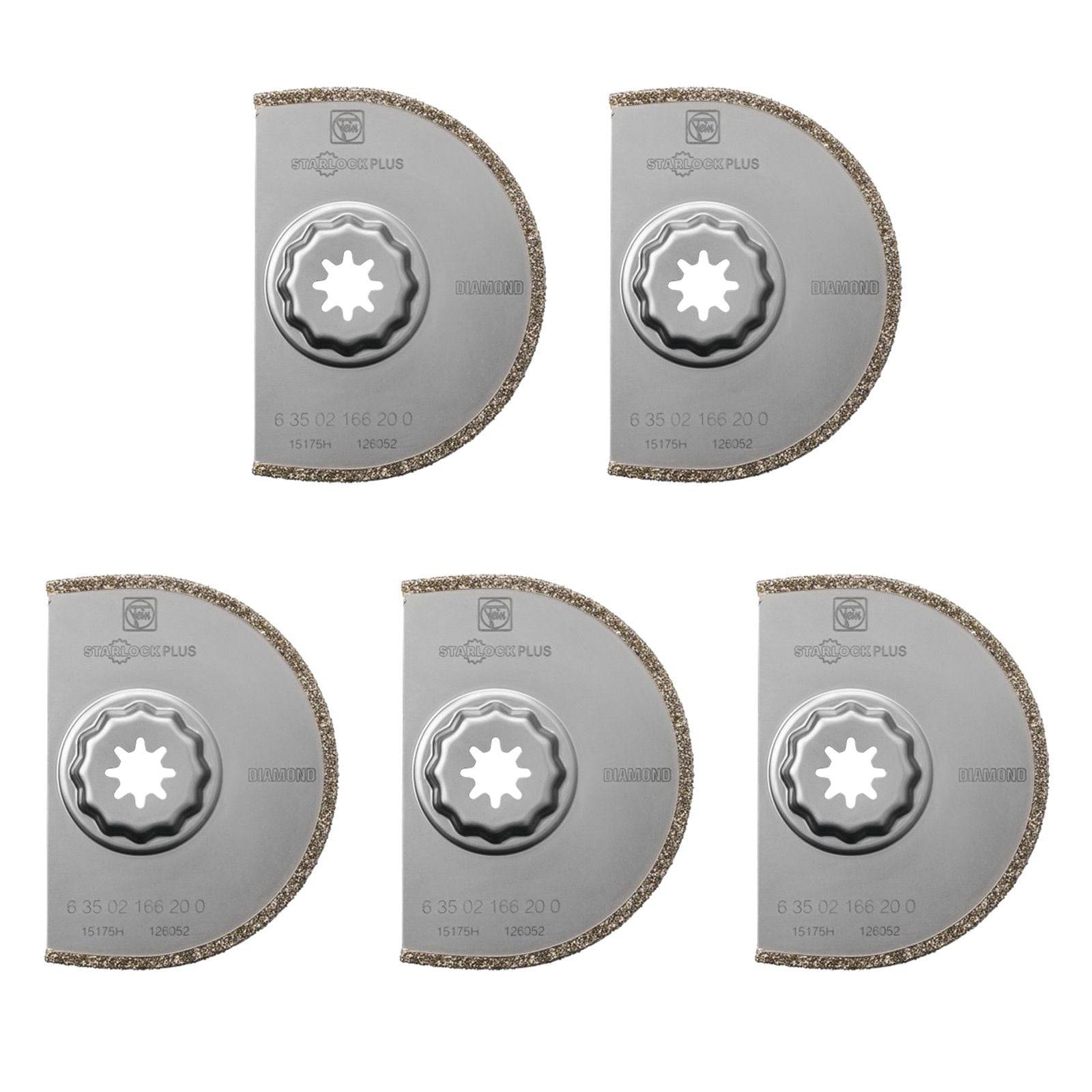 Fünf oszillierende Multifunktionswerkzeugklingen, in einer halbkreisförmigen Anordnung angeordnet, mit einer Metall- und Diamantschleifkante, die zum Schneiden entwickelt wurde.