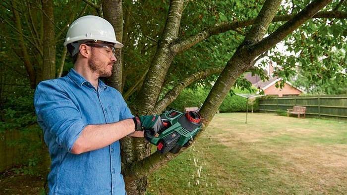 Akku-Kettensäge UniversalChain 18 Spannung 18V G.3kg o.Akku/Ladegerät Bosch