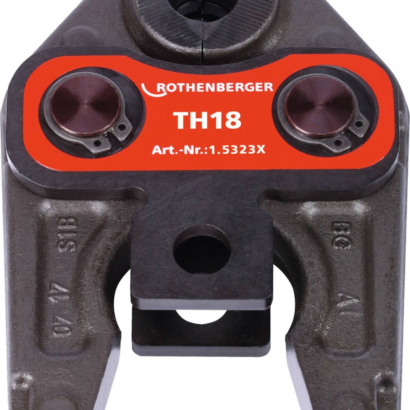 Nahaufnahme eines Metallwerkzeugkopfes vom Typ 'ROTHENBERGER TH18', Art.-Nr.: 1.5323X, verwendet zum Pressen oder Verbinden von Rohren.