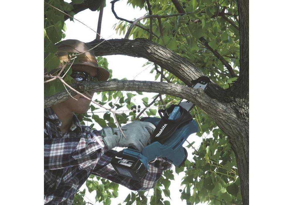 makita Akku-Kettensäge DUC122RTE Spannung 18V Kapazität 5Ah Öltank