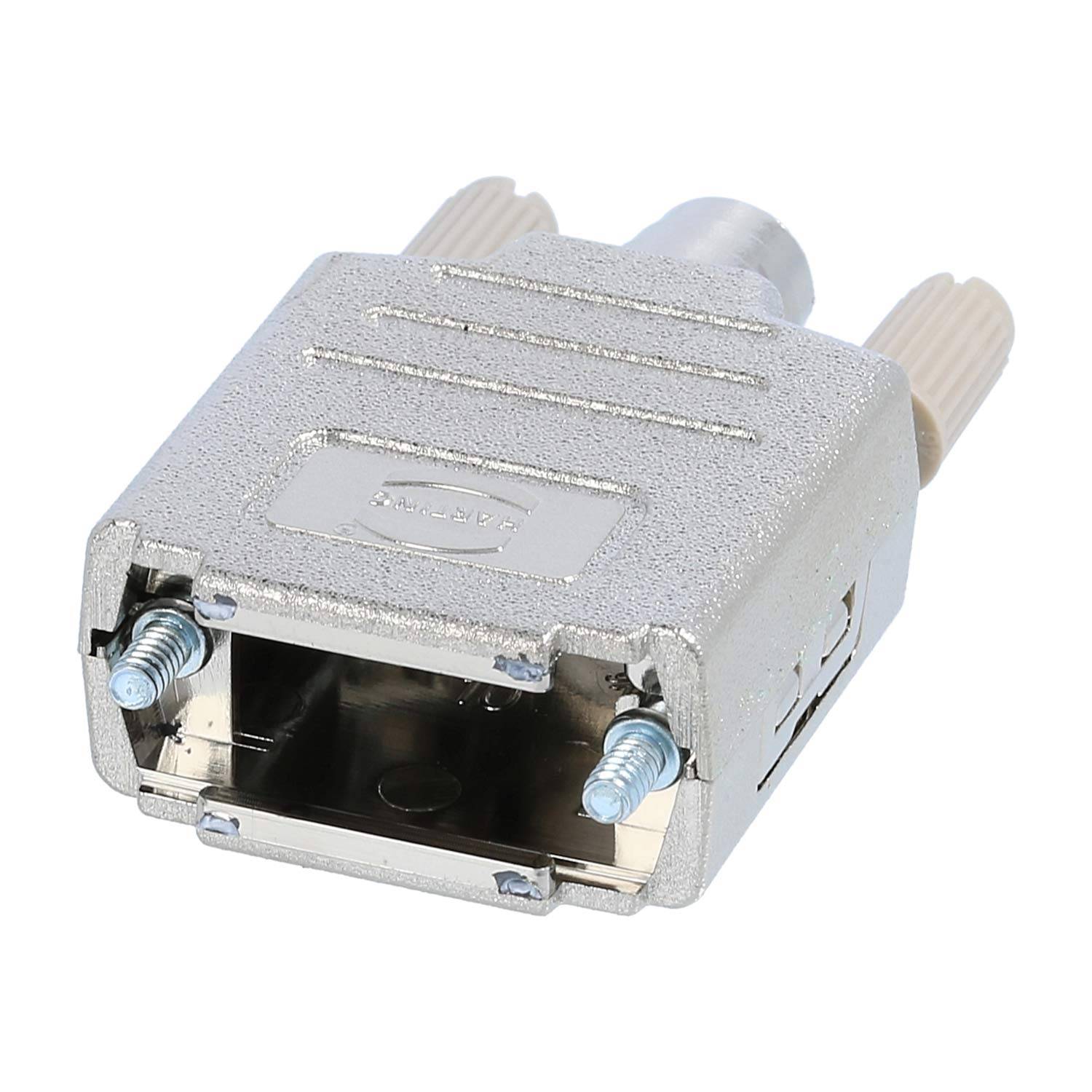 Ein silberner Metall-D-Sub-Stecker mit rechteckiger Front, sichtbaren Schrauben und einem Kabeleingang an der Rückseite, verwendet für elektrische Verbindungen.