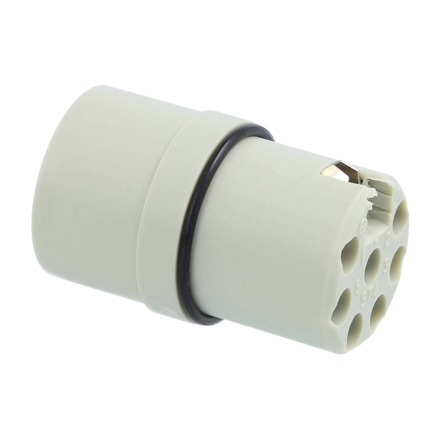 Ein grauer zylindrischer Elektroverbinder mit mehreren runden Buchsen und einem schwarzen Ring in der Nähe seiner Basis.