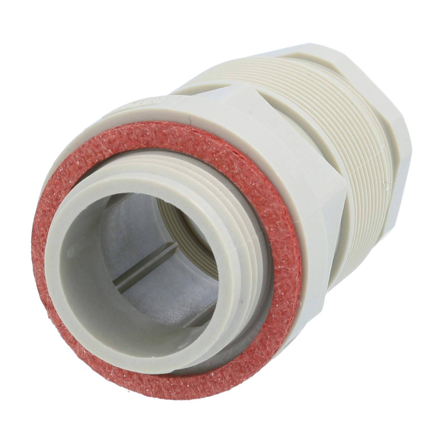 Eine weiße Kabelverschraubung mit einem roten Dichtungsring, die für einen sicheren Kabeleintritt in elektrische Gehäuse entwickelt wurde und den Schutz verbessert.
