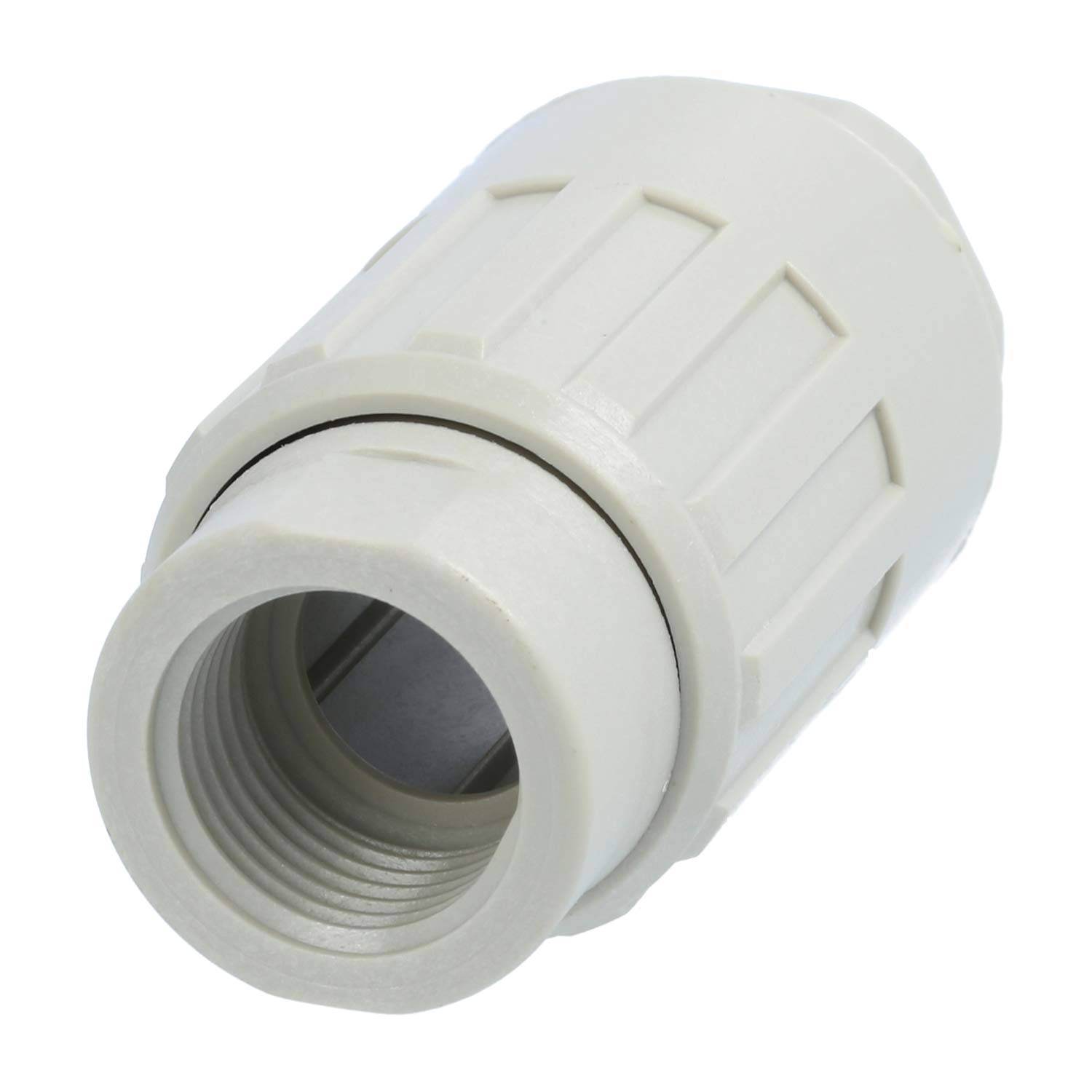 Ein Kunststoff-Gewinderohrverbinder mit gerippter Außenseite für besseren Griff, entwickelt zum Verbinden von Rohren in Sanitärsystemen.