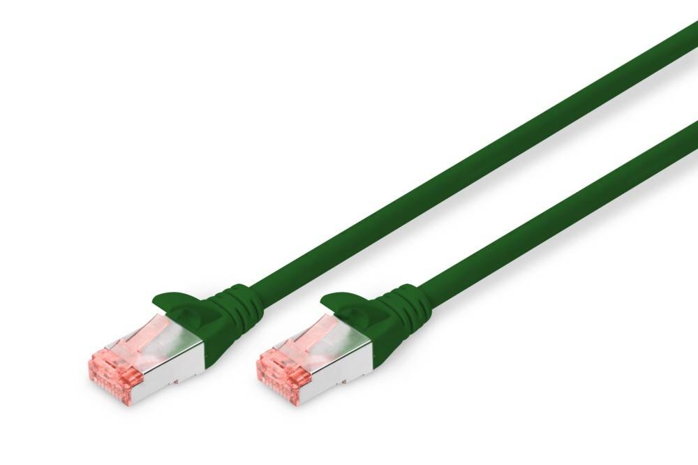 Ein grünes Ethernet-Kabel mit zwei Steckern, das für Netzwerkverbindungen verwendet wird.
