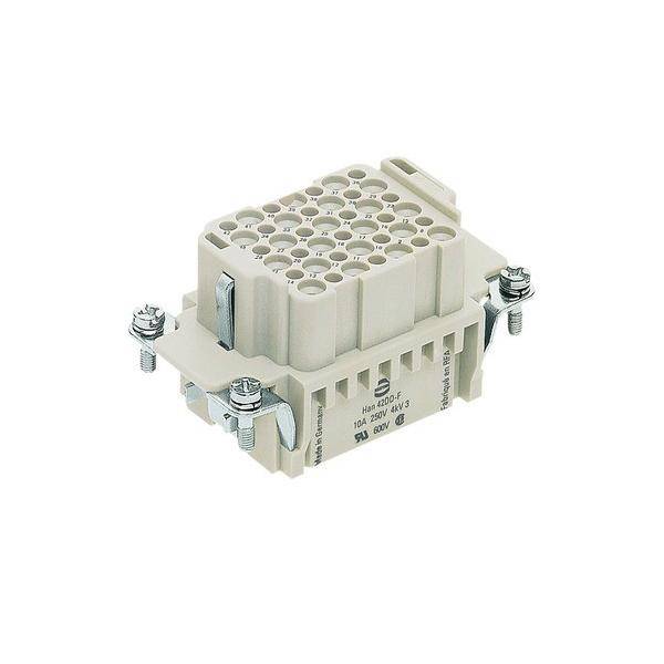 Rechteckiger Kunststeckverbinder in Beige, mit mehreren Pins und Schrauben an den Seiten, verwendet für elektrische Verbindungen.