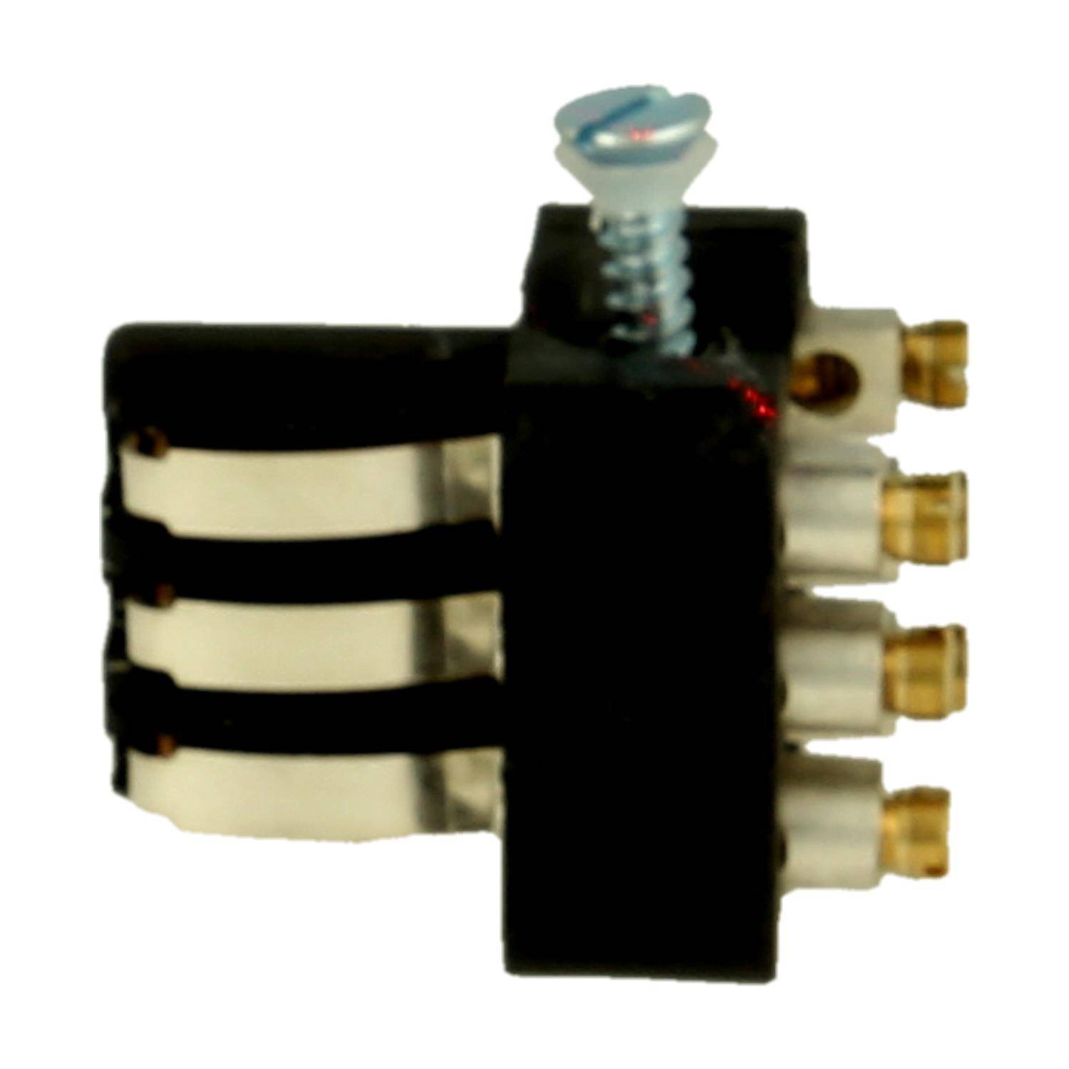 Eine dreipolige elektrische Anschlussklemme mit einer Schraube zum Befestigen von Drähten, mit drei Messingkontakten auf einer schwarzen Kunststoffbasis.